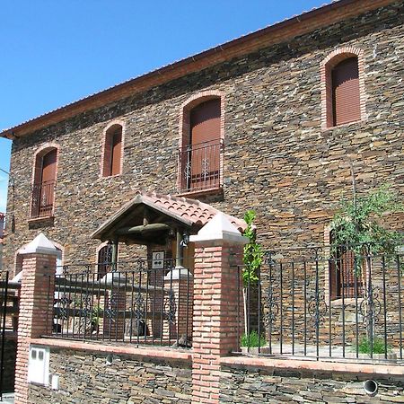 Casa Rural Pena Falcon Guest House Torrejon el Rubio Luaran gambar