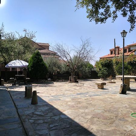 Casa Rural Pena Falcon Torrejon el Rubio Luaran gambar
