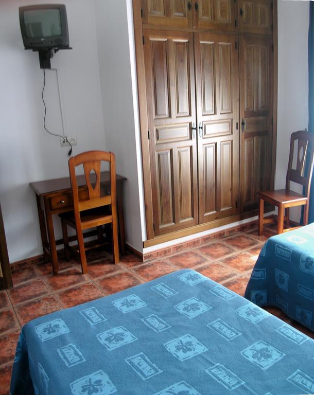 Casa Rural Pena Falcon Guest House Torrejon el Rubio Luaran gambar