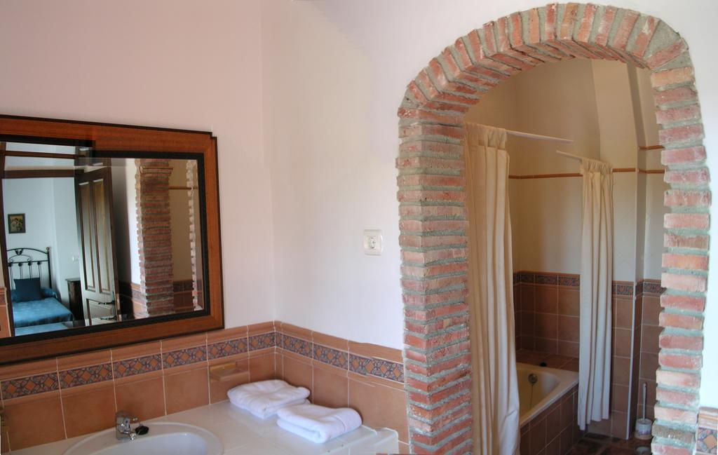 Casa Rural Pena Falcon Torrejon el Rubio Luaran gambar