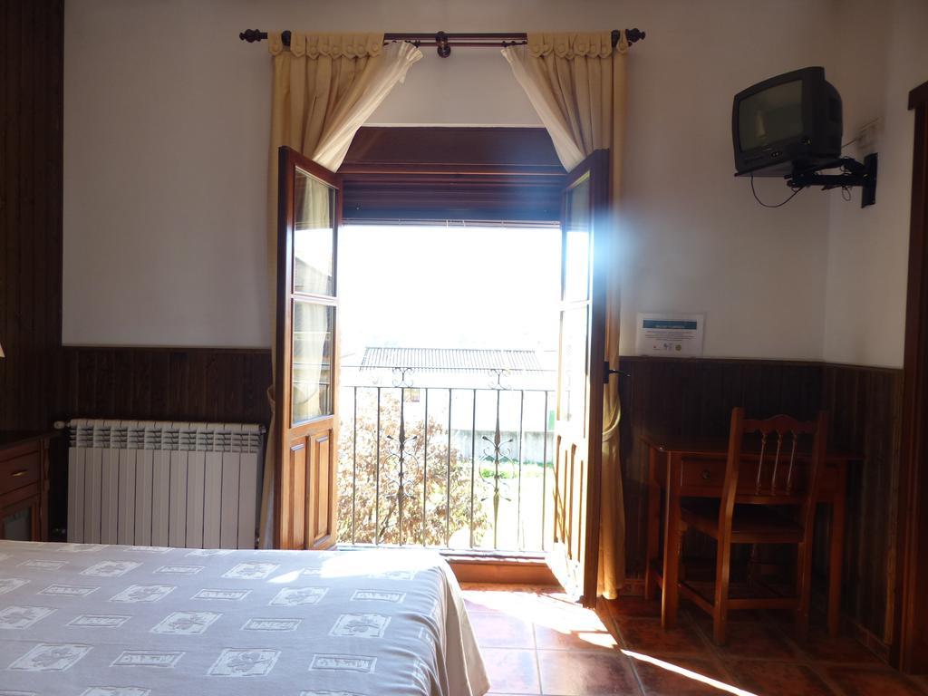 Casa Rural Pena Falcon Guest House Torrejon el Rubio Luaran gambar