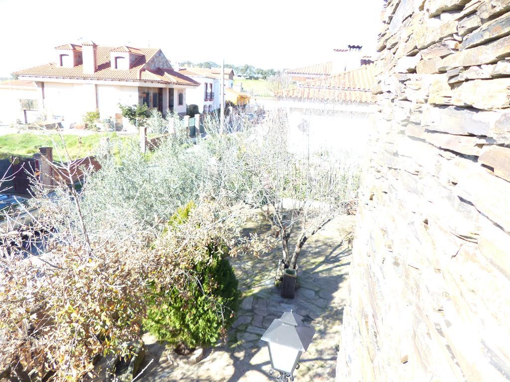 Casa Rural Pena Falcon Torrejon el Rubio Luaran gambar