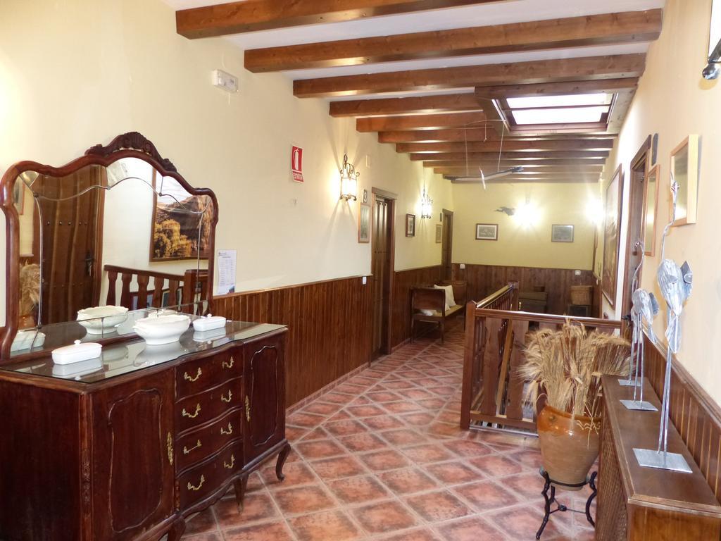 Casa Rural Pena Falcon Guest House Torrejon el Rubio Luaran gambar