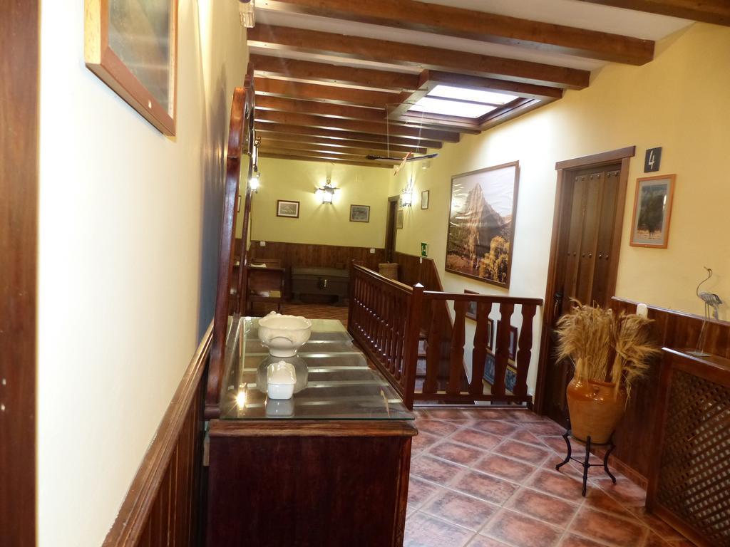 Casa Rural Pena Falcon Guest House Torrejon el Rubio Luaran gambar