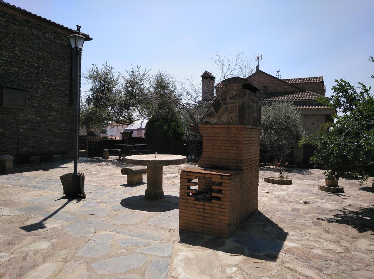 Casa Rural Pena Falcon Torrejon el Rubio Luaran gambar
