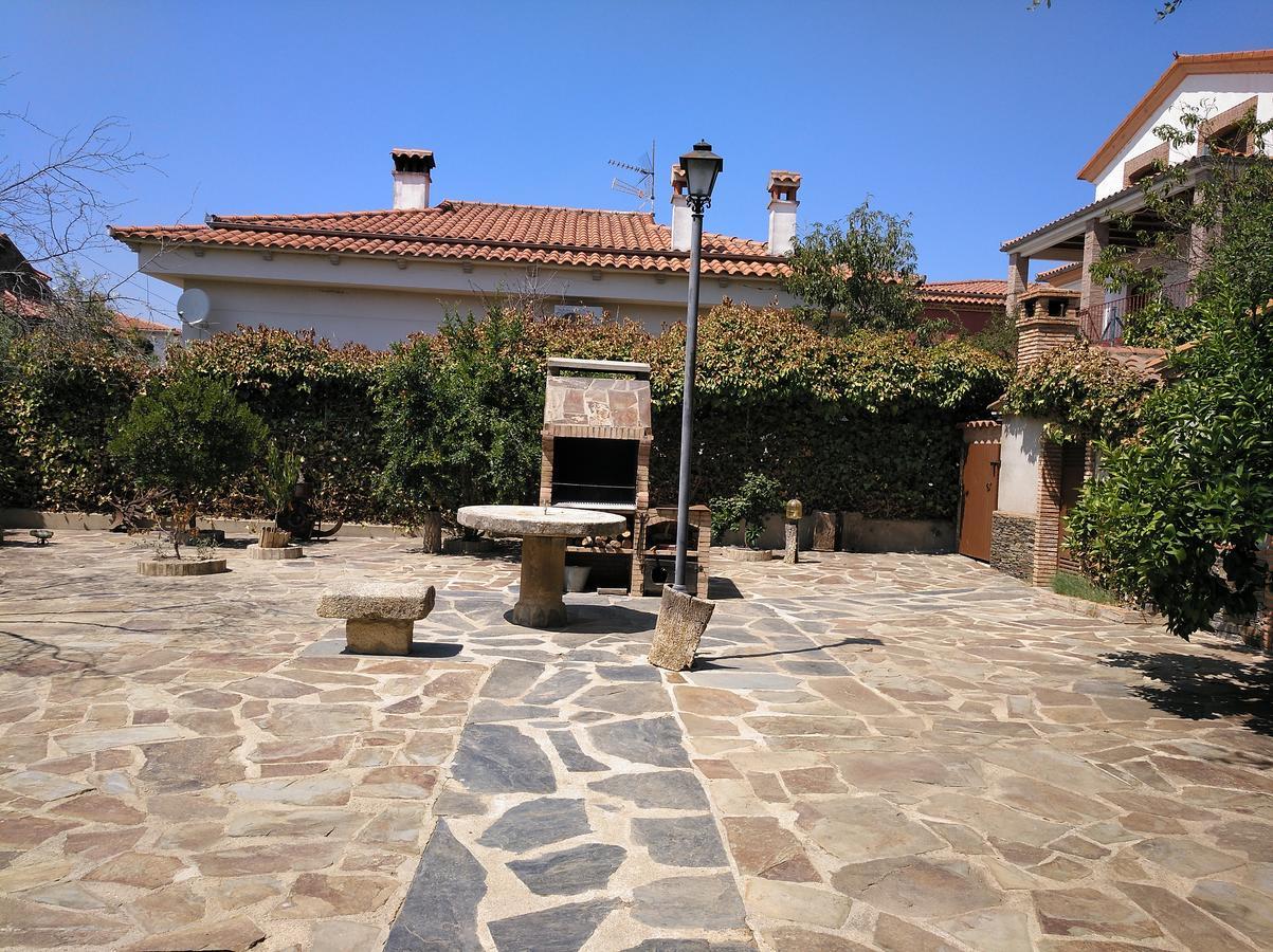 Casa Rural Pena Falcon Guest House Torrejon el Rubio Luaran gambar